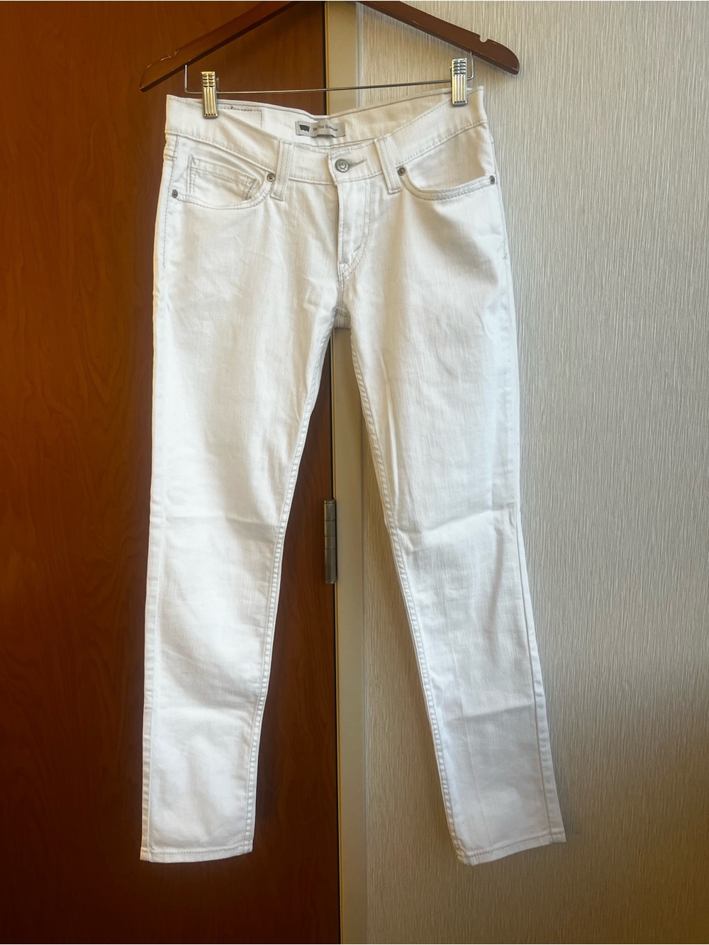 Levi's 524 Too Superlow White Women's Skinny Jeans 28W x 32L